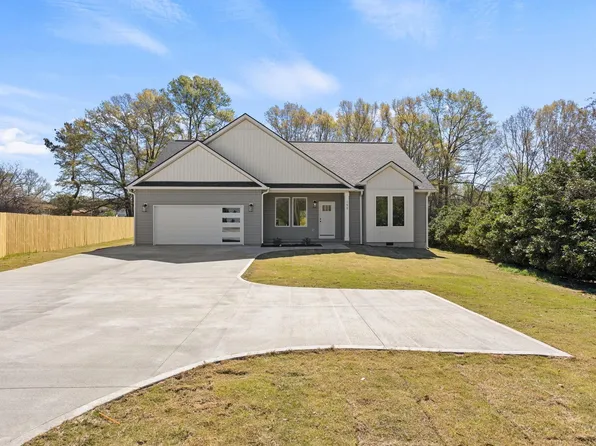 195 Pine Dr, Greer, SC 29651