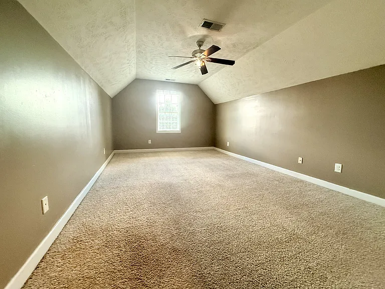 4926 Yorkchester Dr — Photo 12