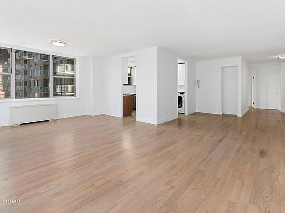 4th image of 250 E 65th St APT 11E