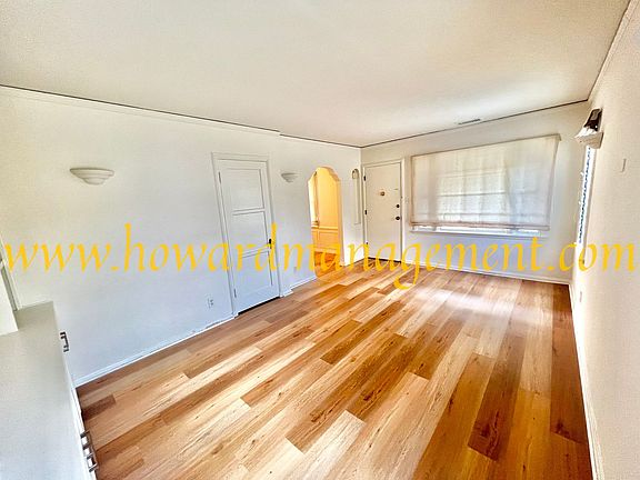 4th image of 1445 S Canfield Ave #1448