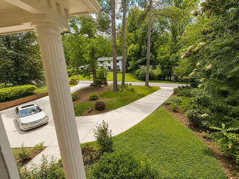 545 Coldstream Ct — Photo 33