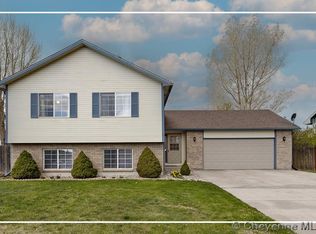 800 Colonial Dr, Cheyenne, WY 82001