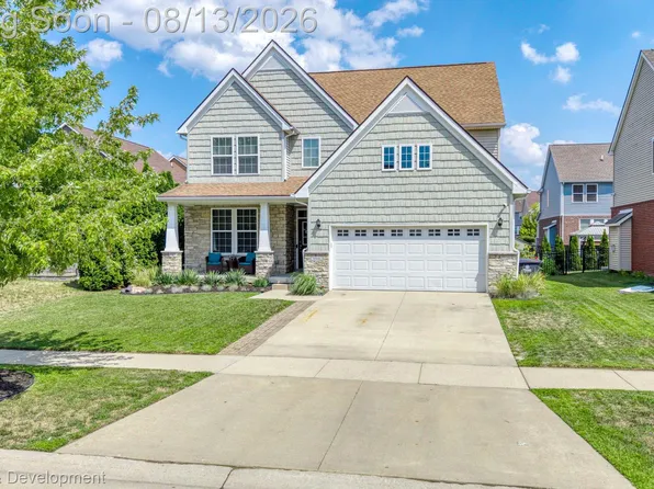 8066 Chestnut Dr, Westland, MI 48185
