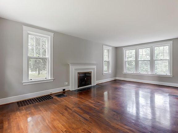 4th image of 2876 McKinley Ave