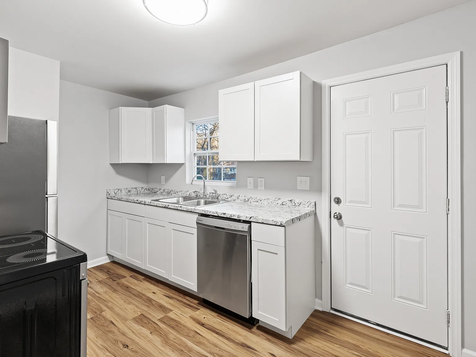 3 bed, 840 sqft, $1,600 — Photo 4