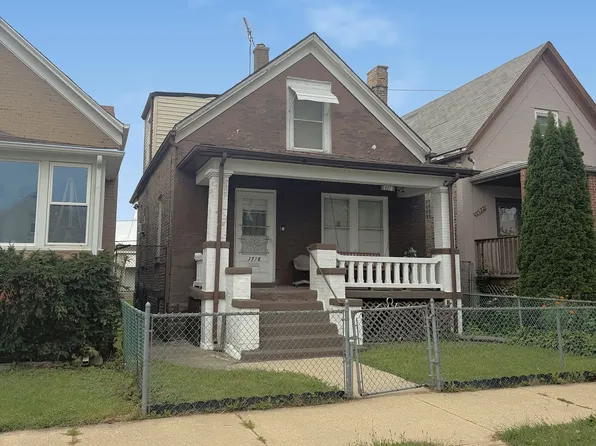 1718 N Ridgeway Ave, Chicago, IL 60647