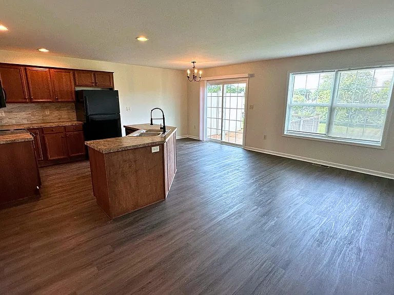 210 Mount Olive Ln — Photo 8