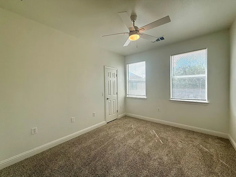 6916 Meador Ave — Photo 15