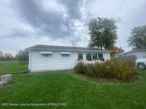 302 N Kingsley St, Corunna, MI 48817