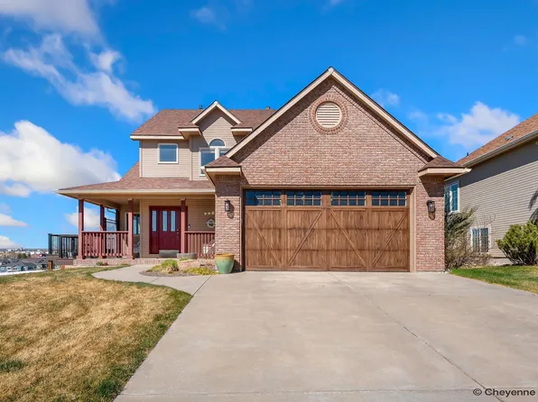 5808 Crestridge Dr, Cheyenne, WY 82009