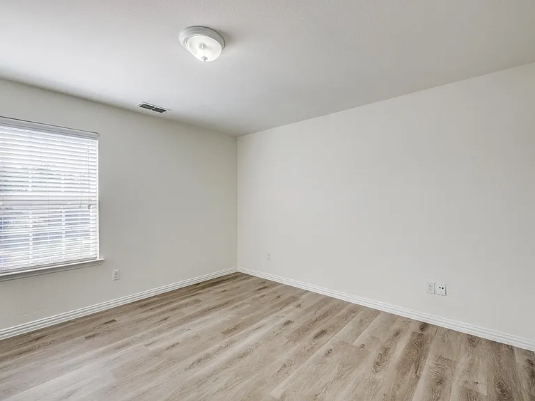 915 Penny Royal Ct — Photo 20