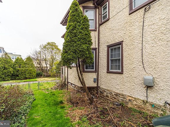 5th image of 373 Upland Way