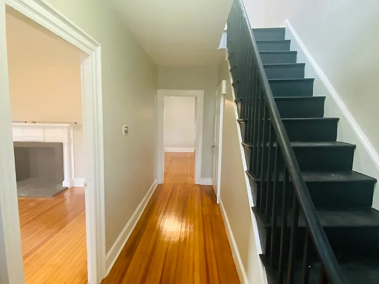 860 Windsor Ave #1 — Photo 15