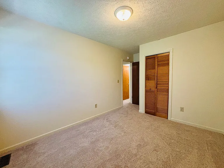 1707 Emerald St — Photo 16
