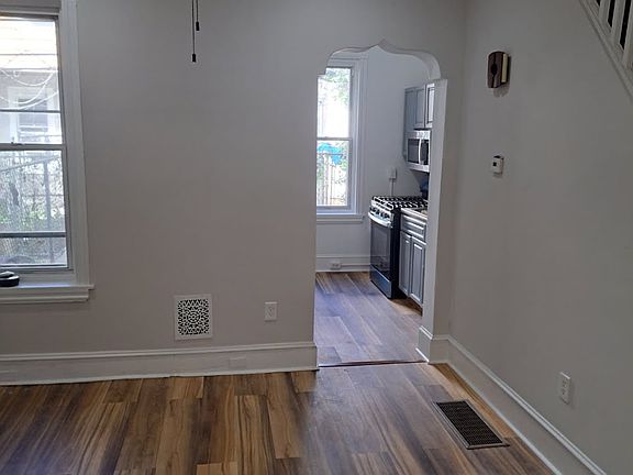 5th image of 2562 N Hollywood St
