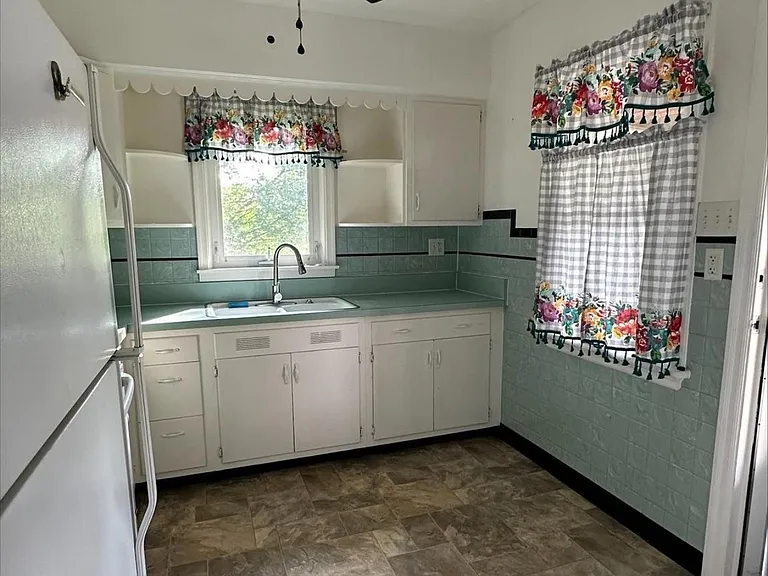827 Lewisberry Rd — Photo 8