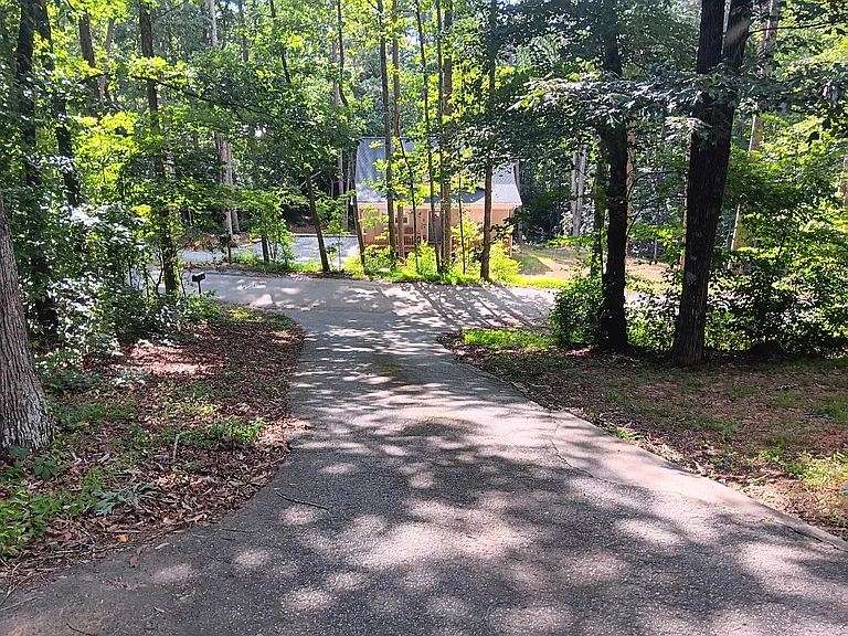 124 Tradewinds Rd — Photo 3