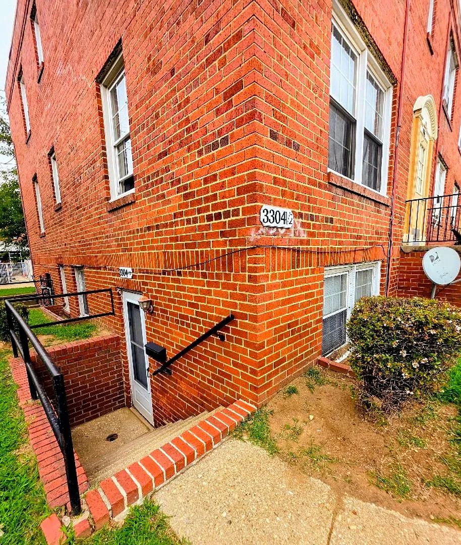 3304.5 East Capitol St Ne — Photo 1