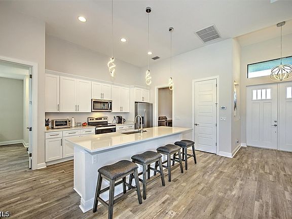 4th image of 3527 SW 4th Ln