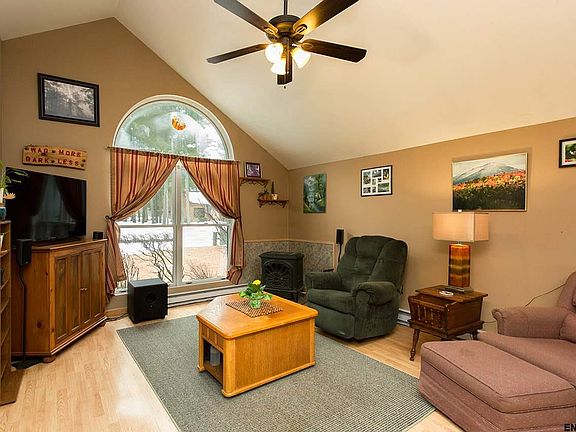 2nd image of 36 Elizabeth Ln