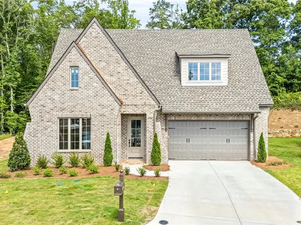 588 Glenview Ct, Auburn, AL 36830