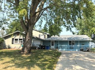 6 Westminster Dr, Spring Valley, IL 61362