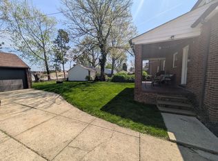 17909 Maplecliff Rd, Cleveland, OH 44119