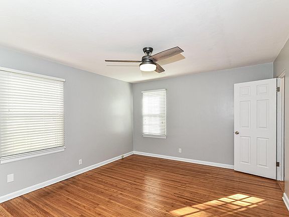 4th image of 2407 Baur Dr