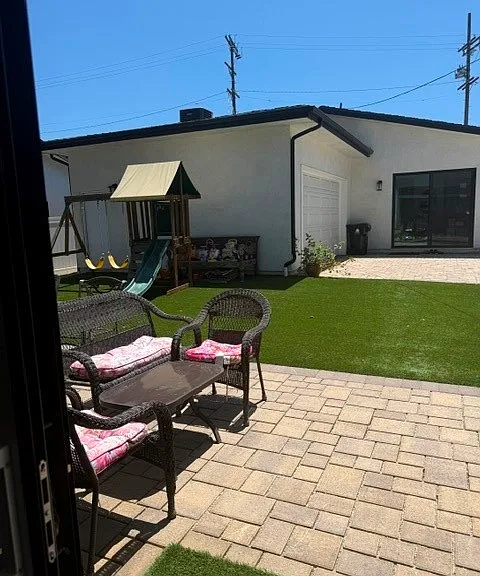 22520 Clarendon St — Photo 39
