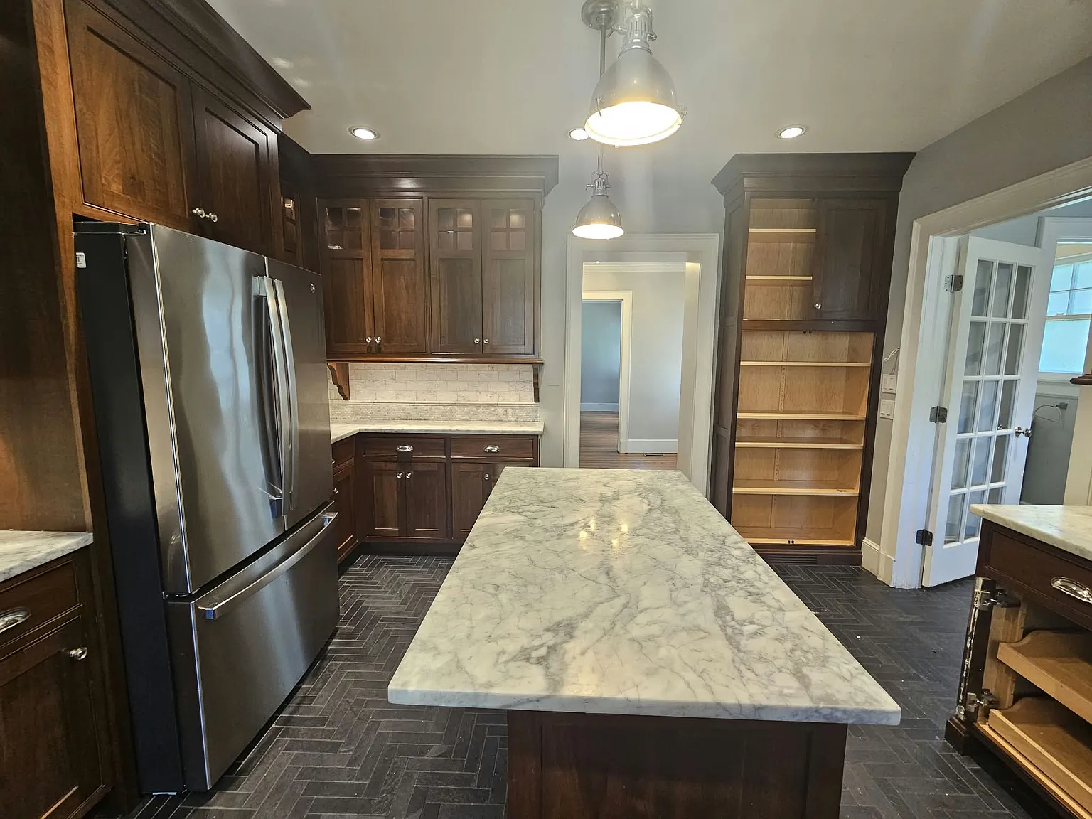 4 bed, 2.5 bath, $5,000 — Photo 1