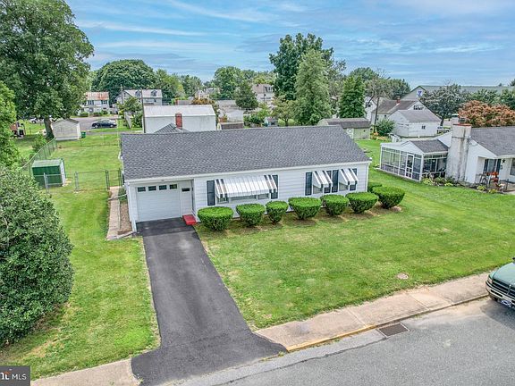 3rd image of 10 Shallcross Pl