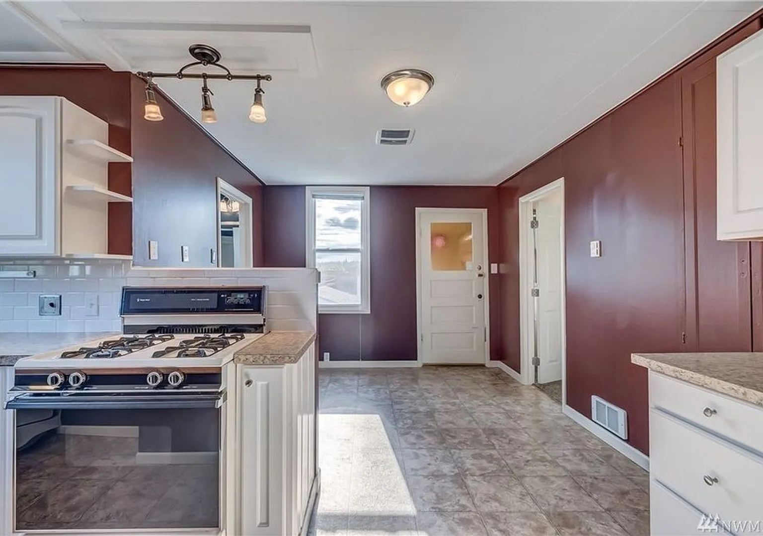 1254 Franklin St — Photo 4