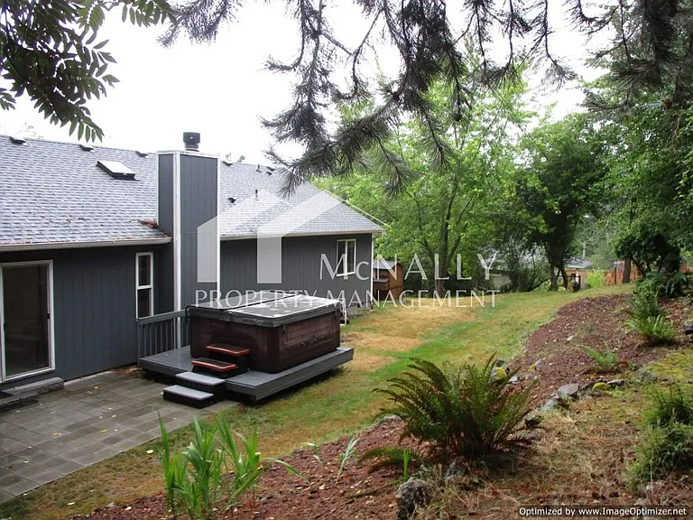 1166 Leschi Dr — Photo 17