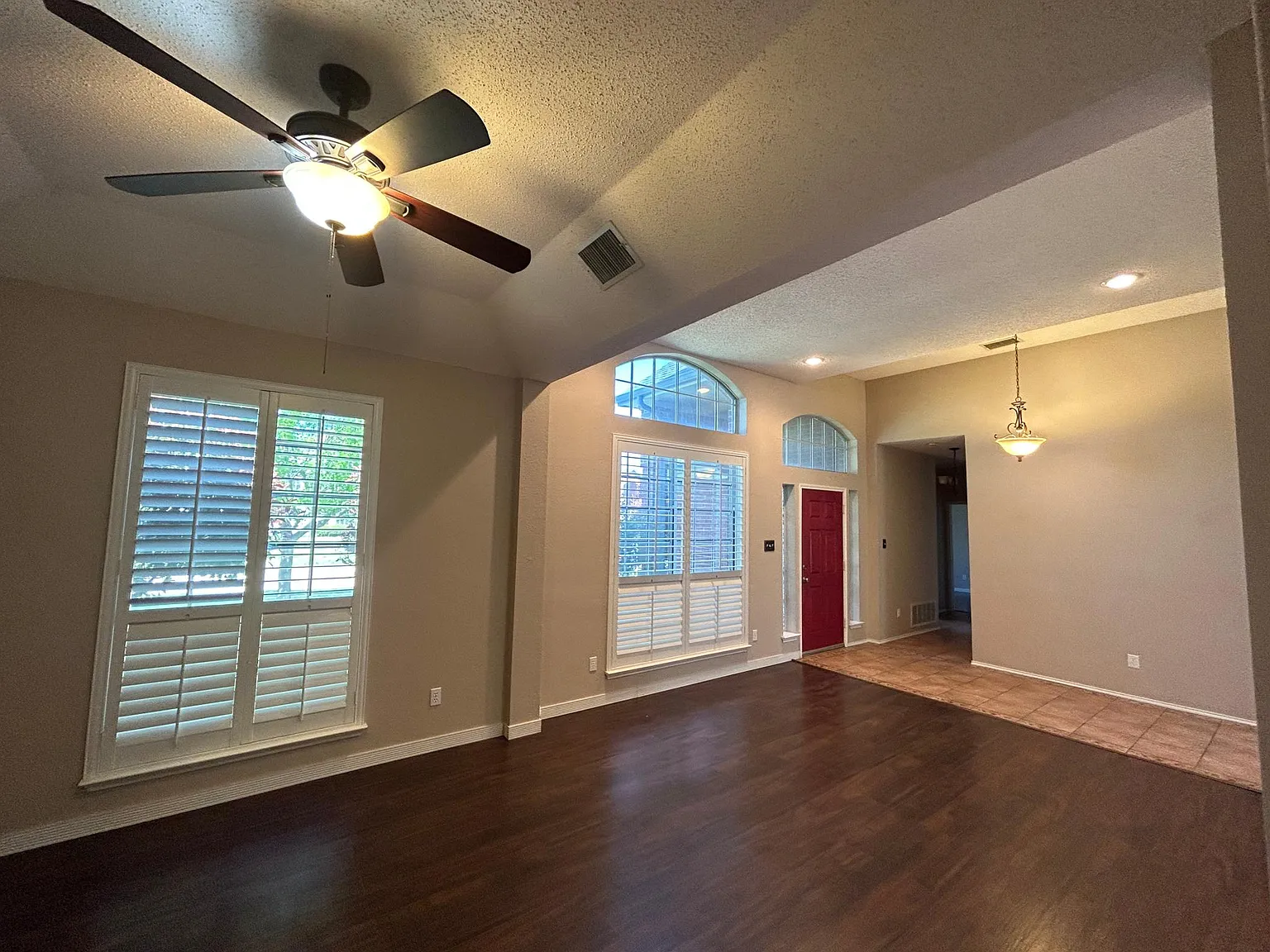 1606 Waterford Dr — Photo 4