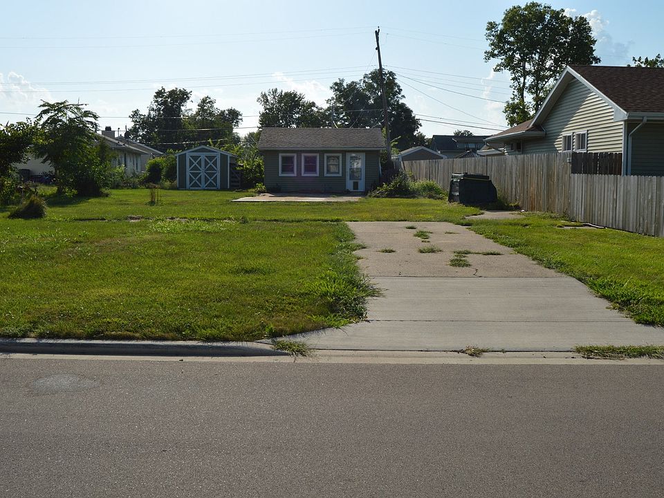 2nd image of 615 Fort St