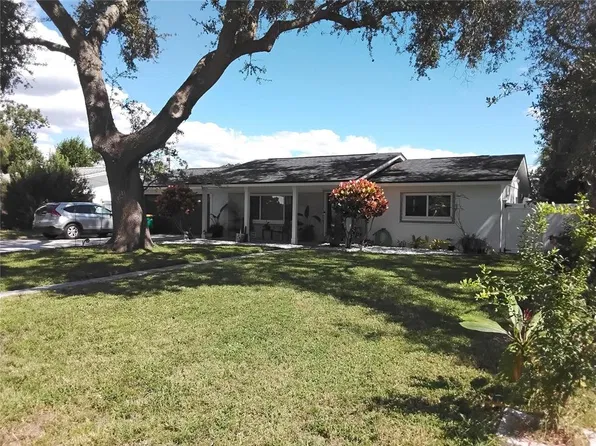 571 Lentz Rd, Belleair Bluffs, FL 33770