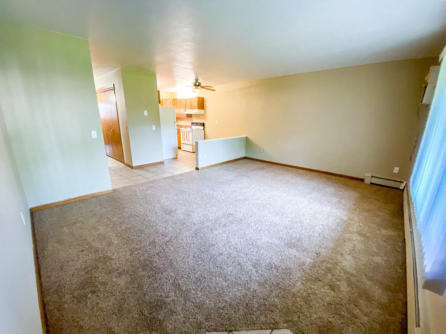2 bed, 880 sqft, $1,415 — Photo 4