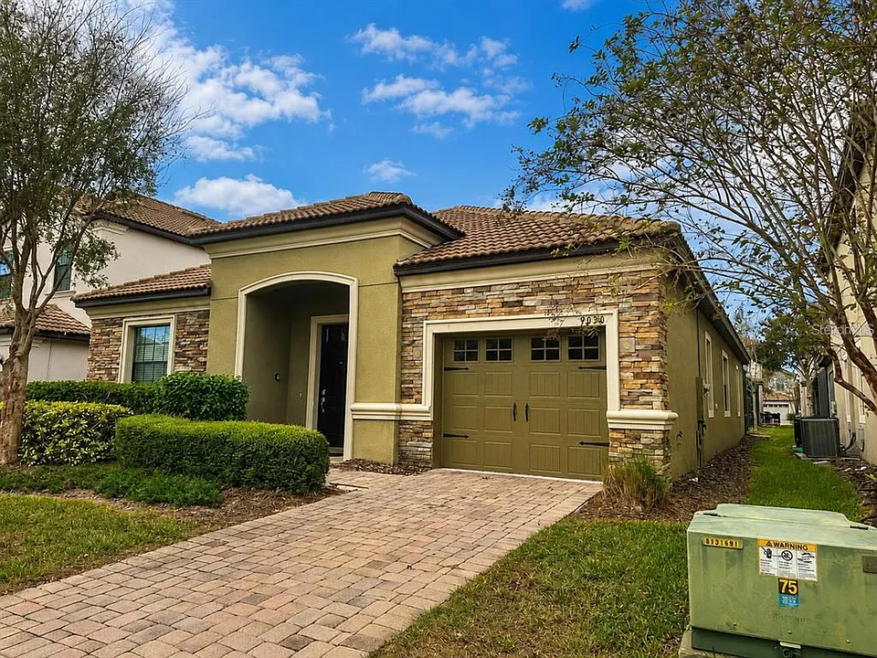 9030 Shadow Mountain St