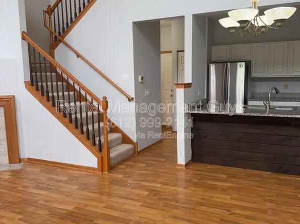 1013 Newport Ave, Shakopee, MN 55379