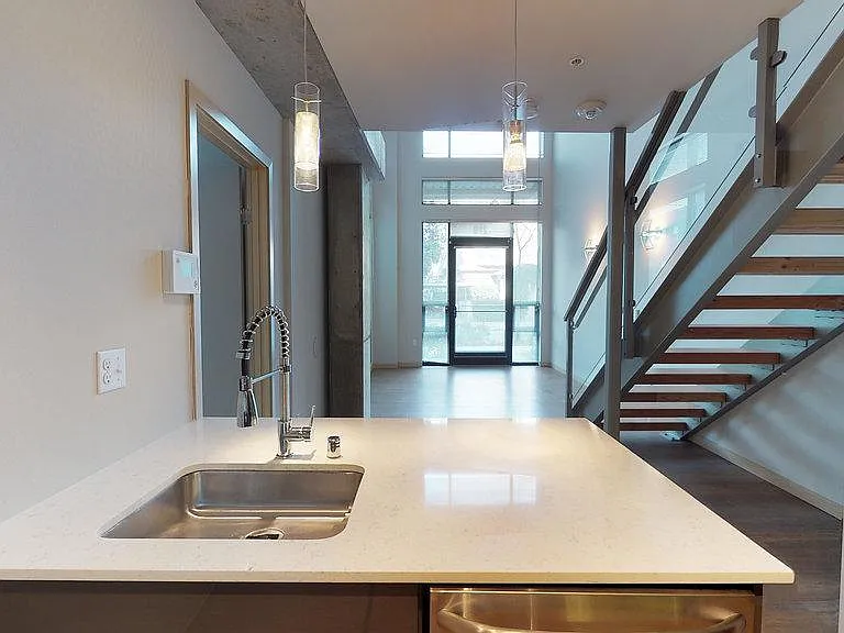 Zephyr Apartments — Photo 82