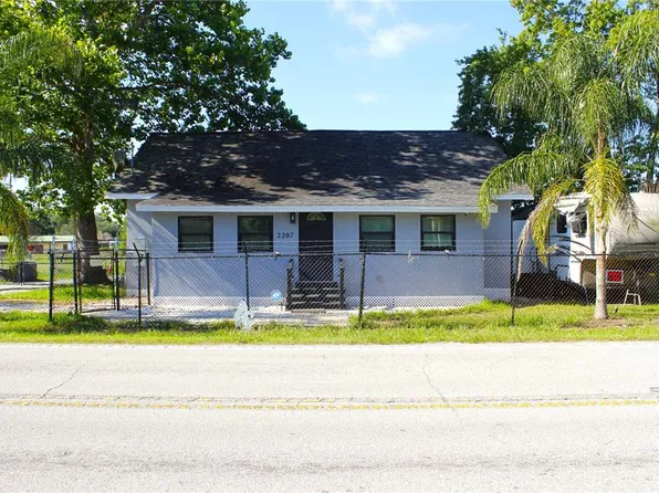 2207 Sparkman Rd, Plant City, FL 33566