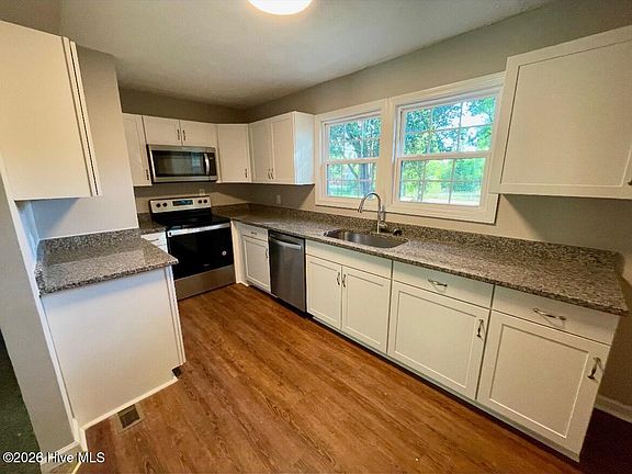 3rd image of 17120 Barnes Drive
