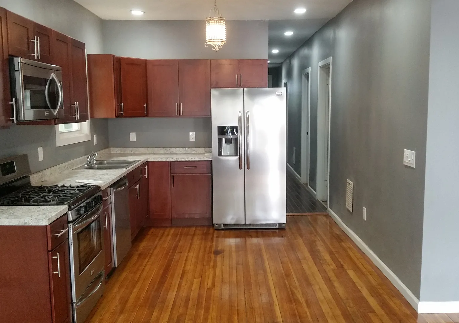 4 bedroom, 1 bath — Photo 3