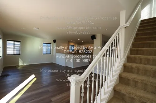 139 Thompson Ave Photo 1