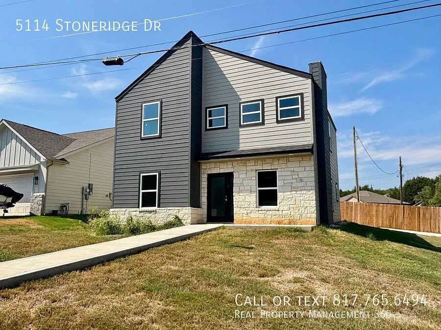 4 bed, 3.0 bath, 2302 sqft, $2,195 — Photo 1