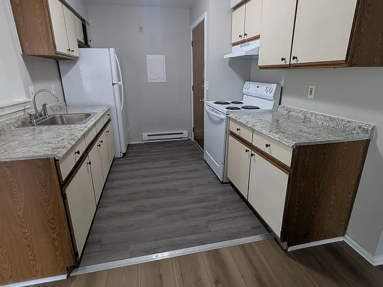 220 Glen Haven Rd #D4 — Photo 3