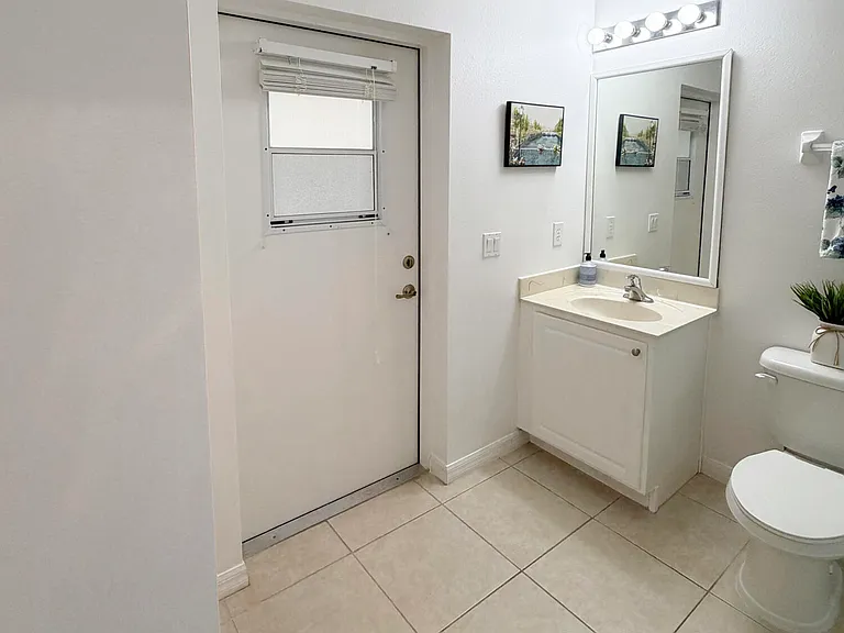 467 Sauders Rd SE — Photo 21