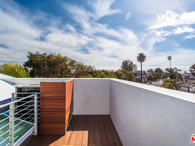1217 Cabrillo Ave — Photo 38