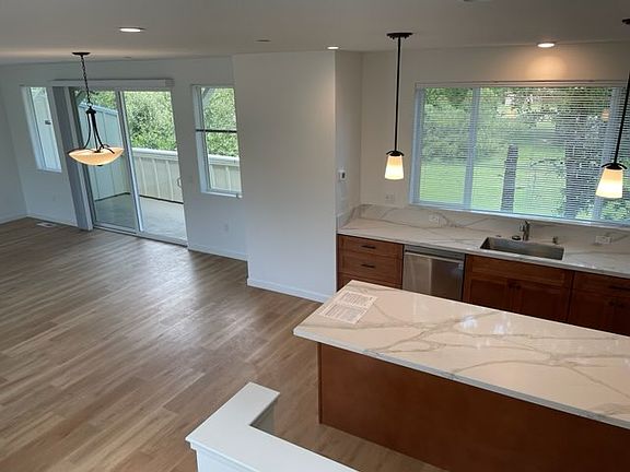 sliding glass doors at dining area for al fresco dining