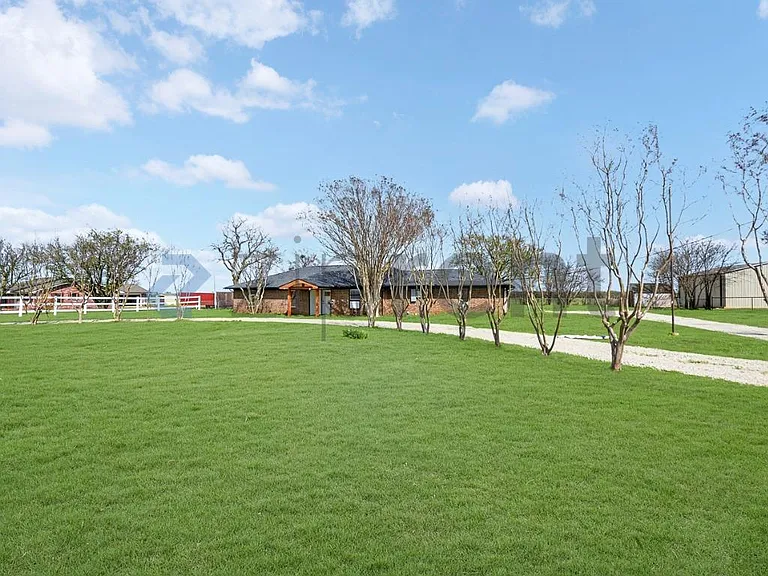 2404 State Highway 289 — Photo 32